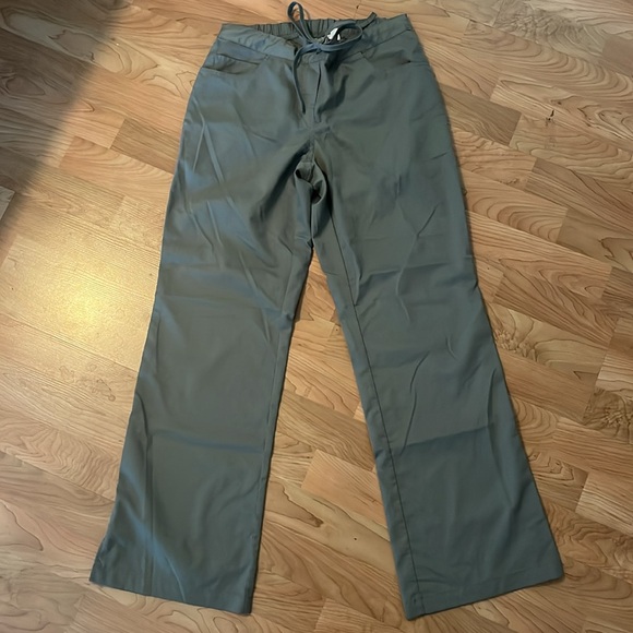 *SET* Greys Anatomy by Barco Scrub Top and Bottom - Picture 6 of 9